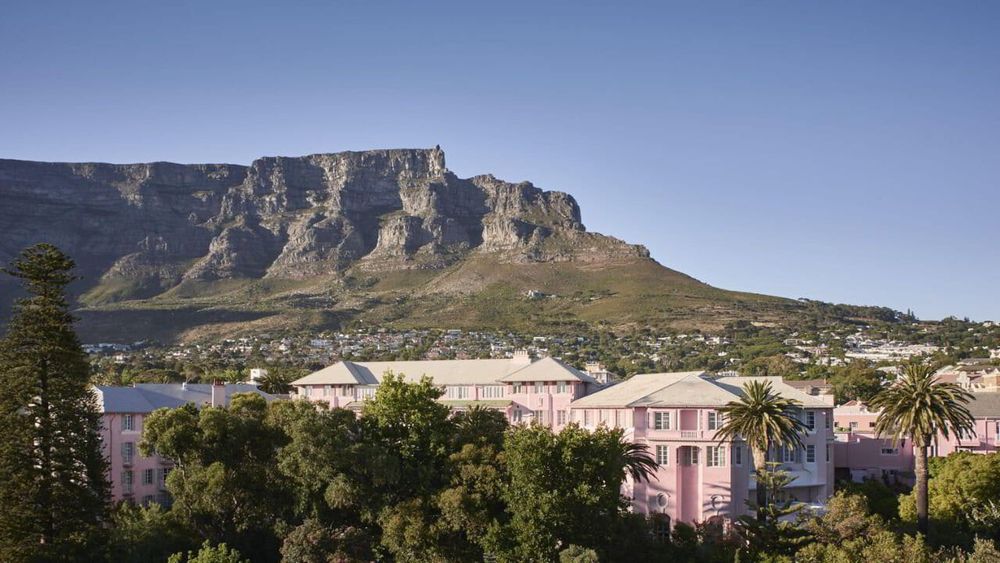 Cape Town with Table Mountain after safari
