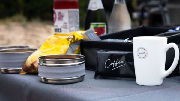 Kosher drinks and snacks on a game drive