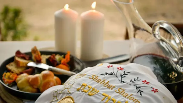 A Shabbat table laid at a private kosher safari villa