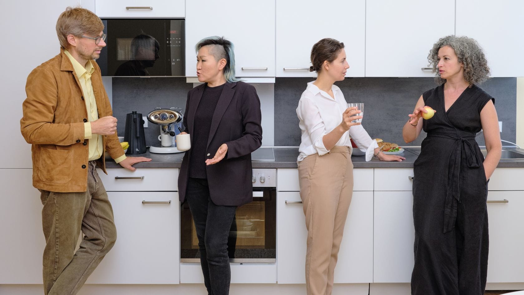 People-communal-workspace-kitchen