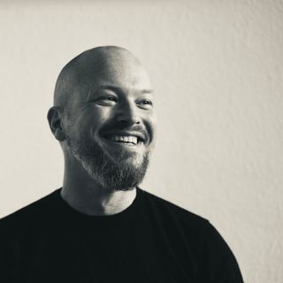 Dr. Leif Singer