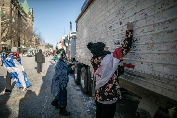 Canadian truckers storm the platforms