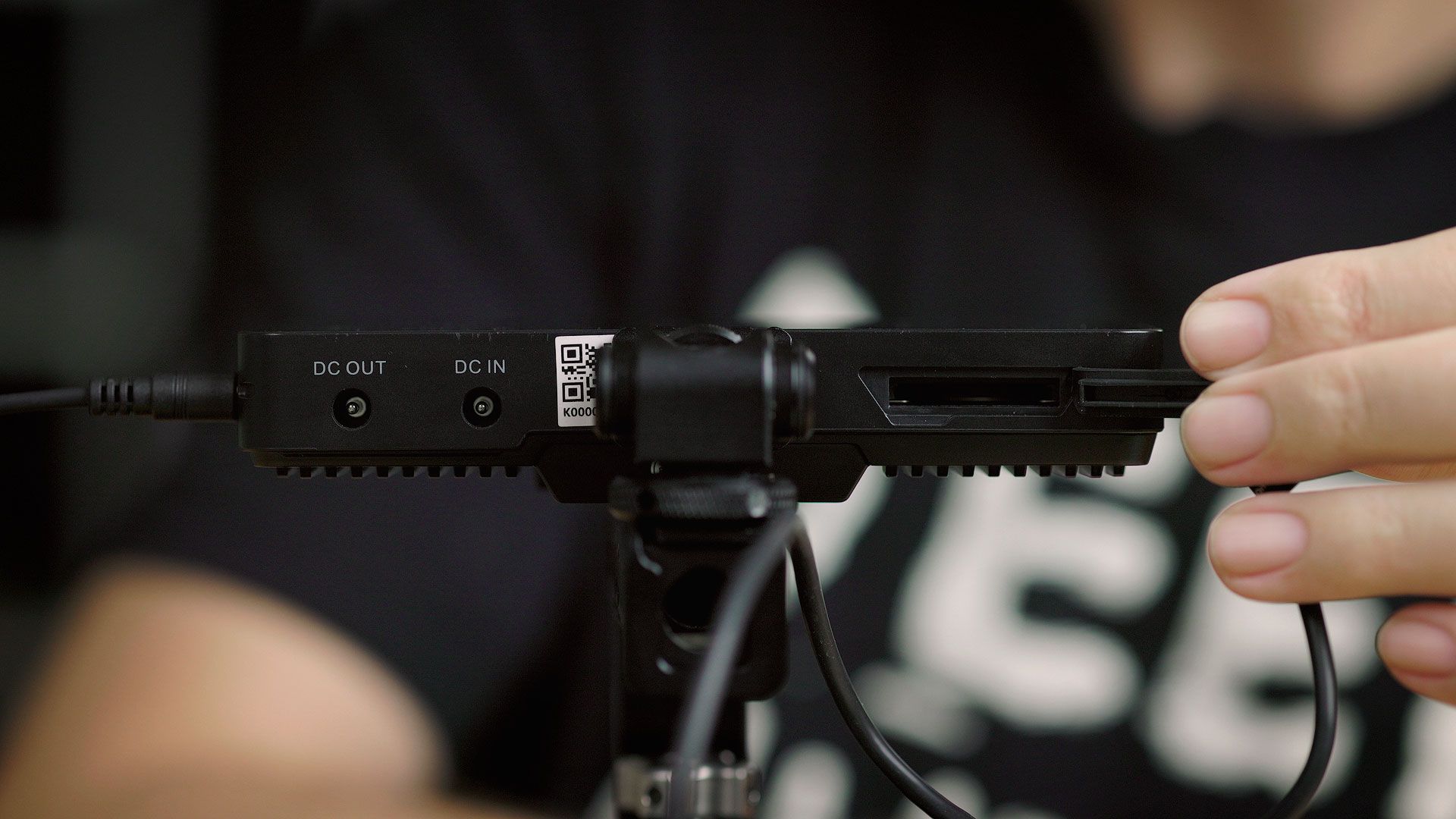 SD card slot (right) on the GM6S