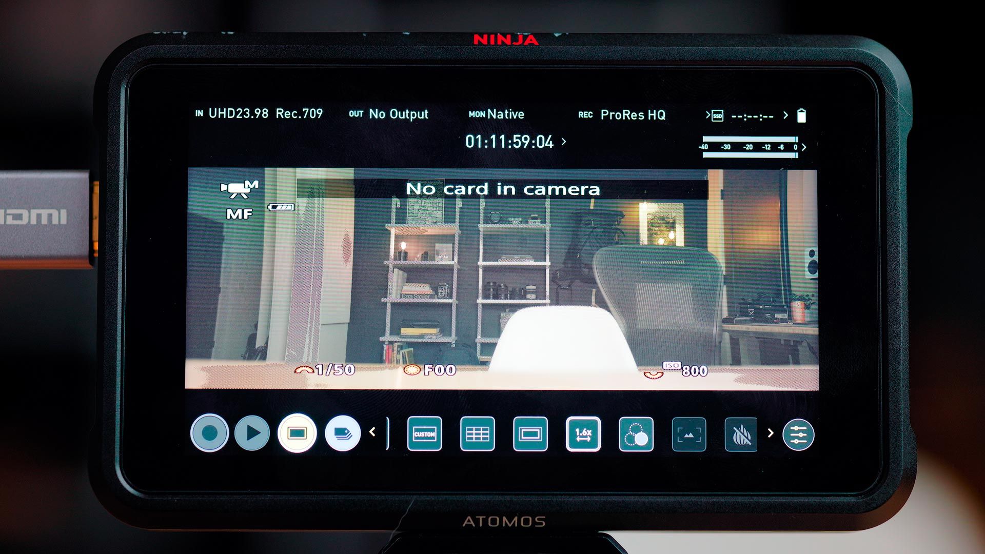 1.6x anamorphic de-squeezing on the Atomos Ninja V