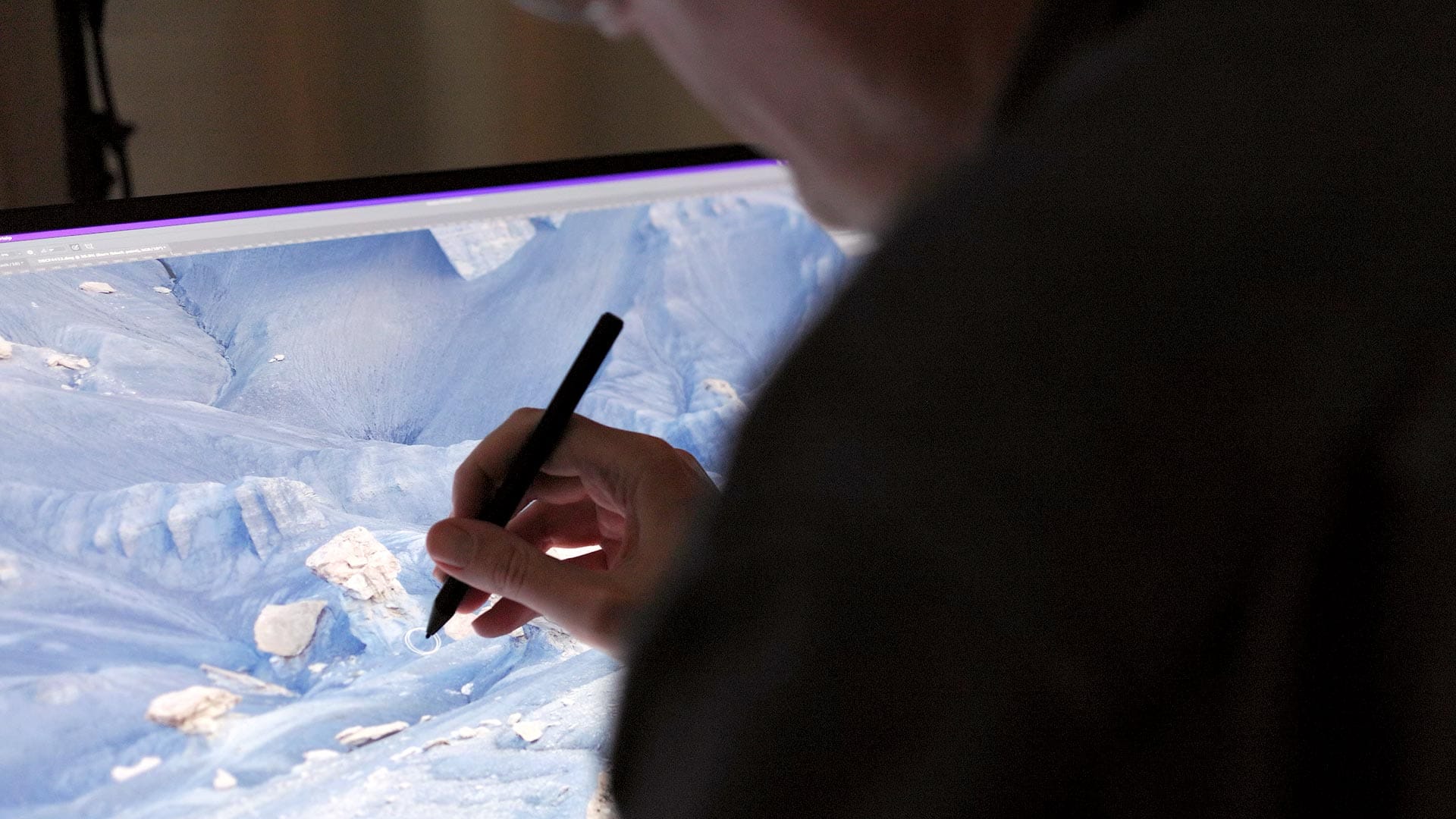 Using the Alogic Clarity Stylus and touchscreen