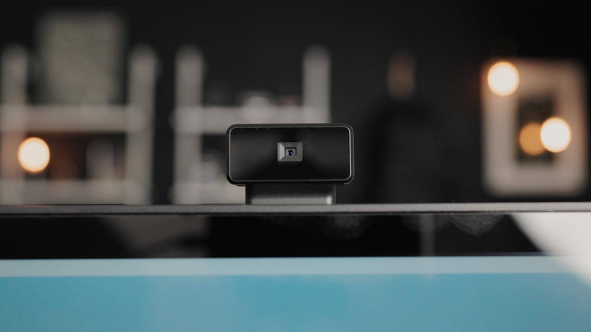 Integrated webcam in the Alogic Clarity display