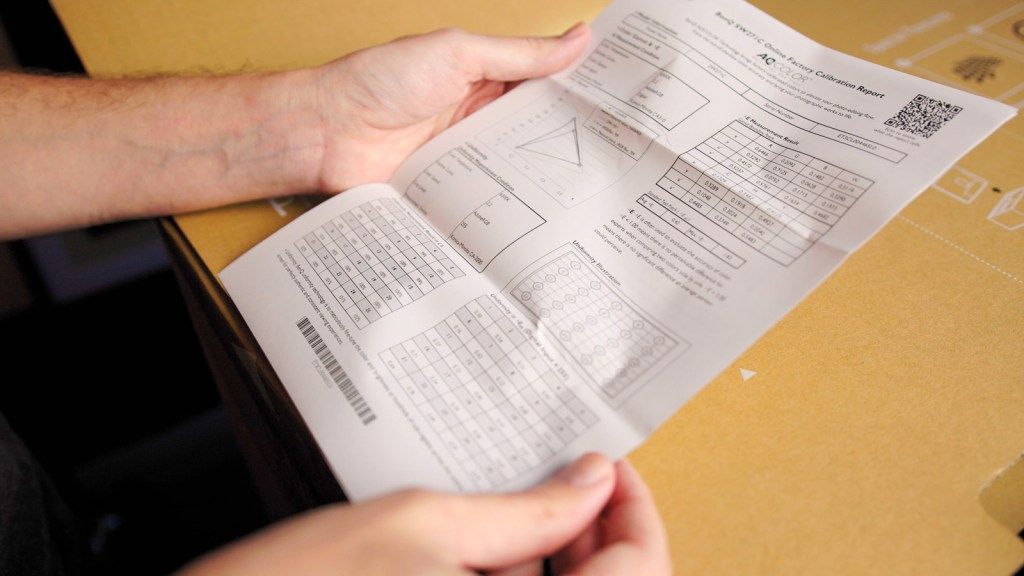 BenQ SW271C Factory Calibration Report