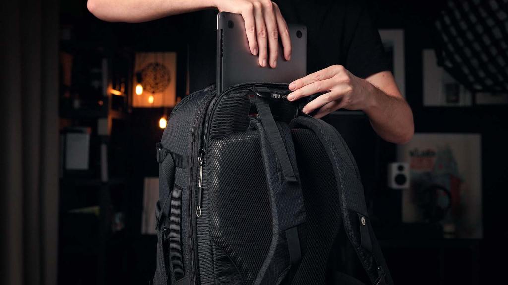 Manfrotto Flexloader laptop sleeve