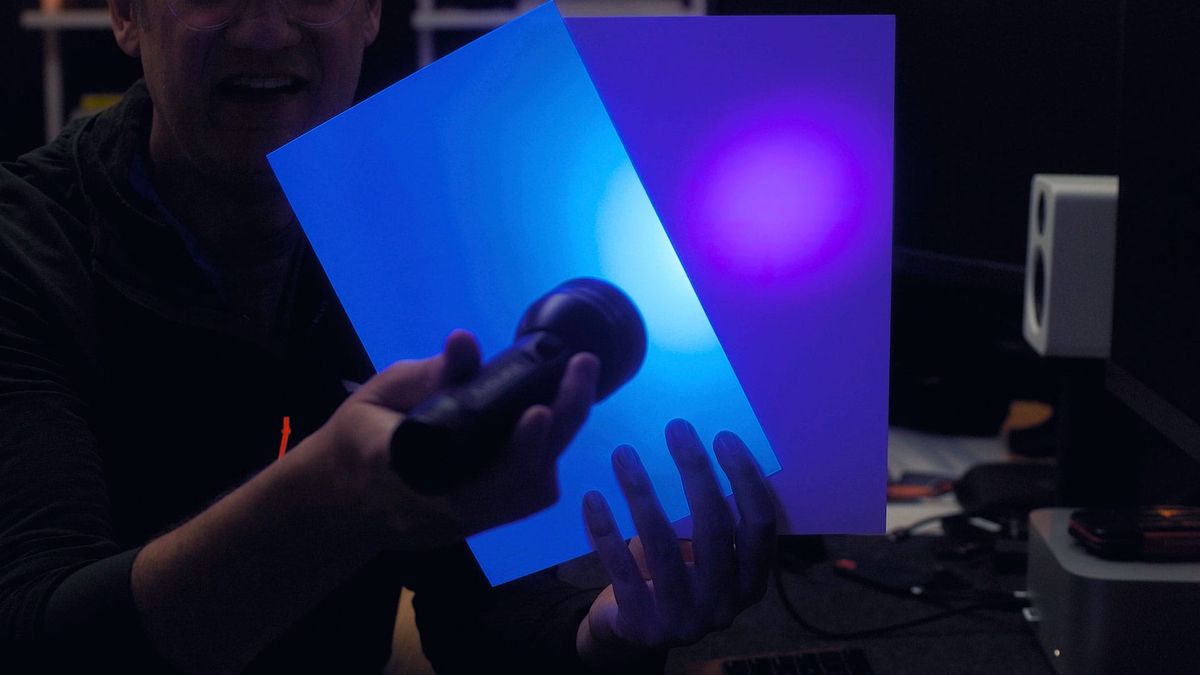 Photo paper with and without Optical Brightening Agents (OBAs)