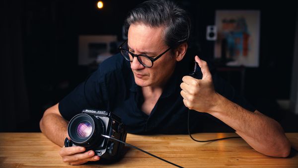 Cable release with the Mamiya RZ67