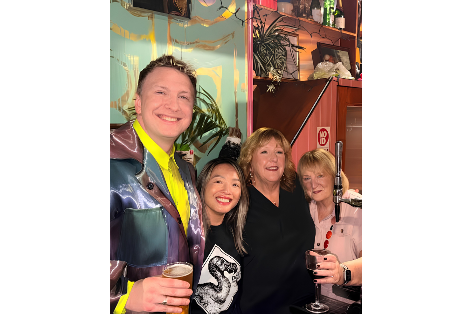 Joe Lycett puts £1000 behind the bar at Hanwell’s The Dodo