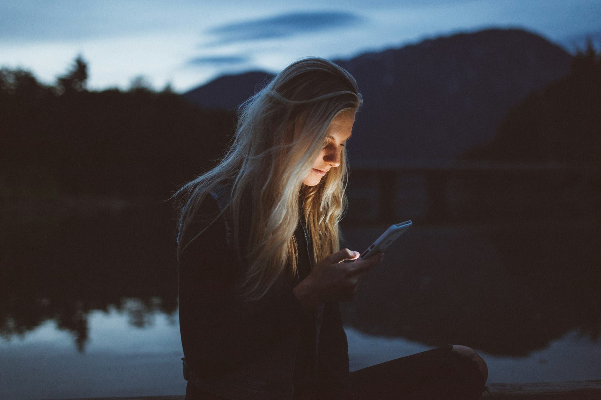 3 Ways to Reduce Your Screen Time and Stop Doomscrolling