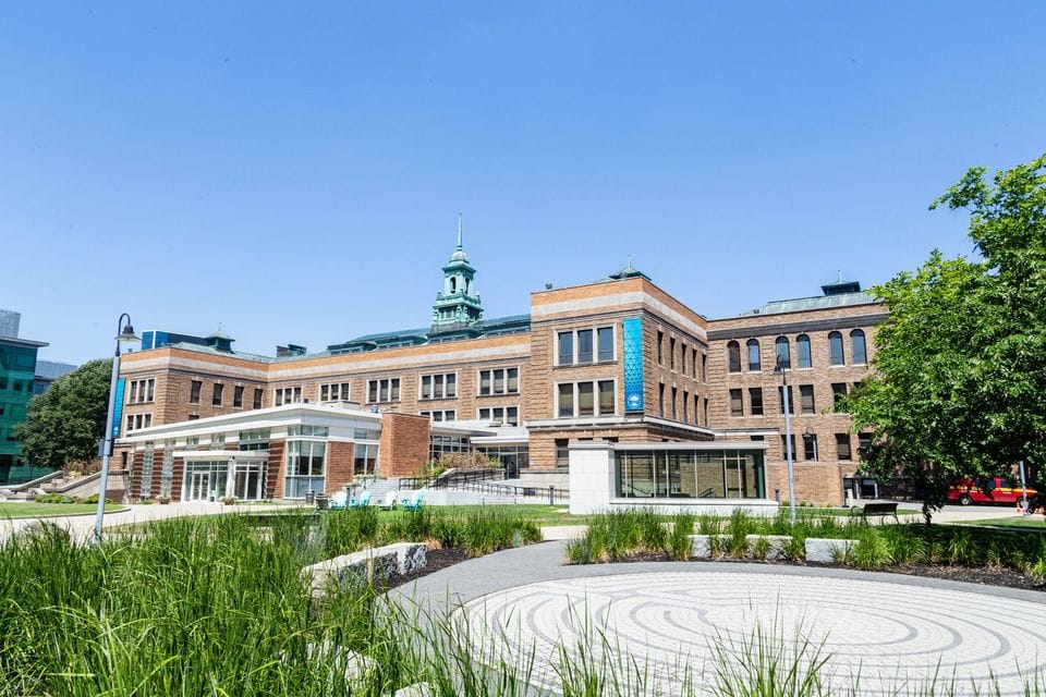Finding Your Perfect Campus Home at Simmons University: On-Campus vs. Off-Campus Housing Tips