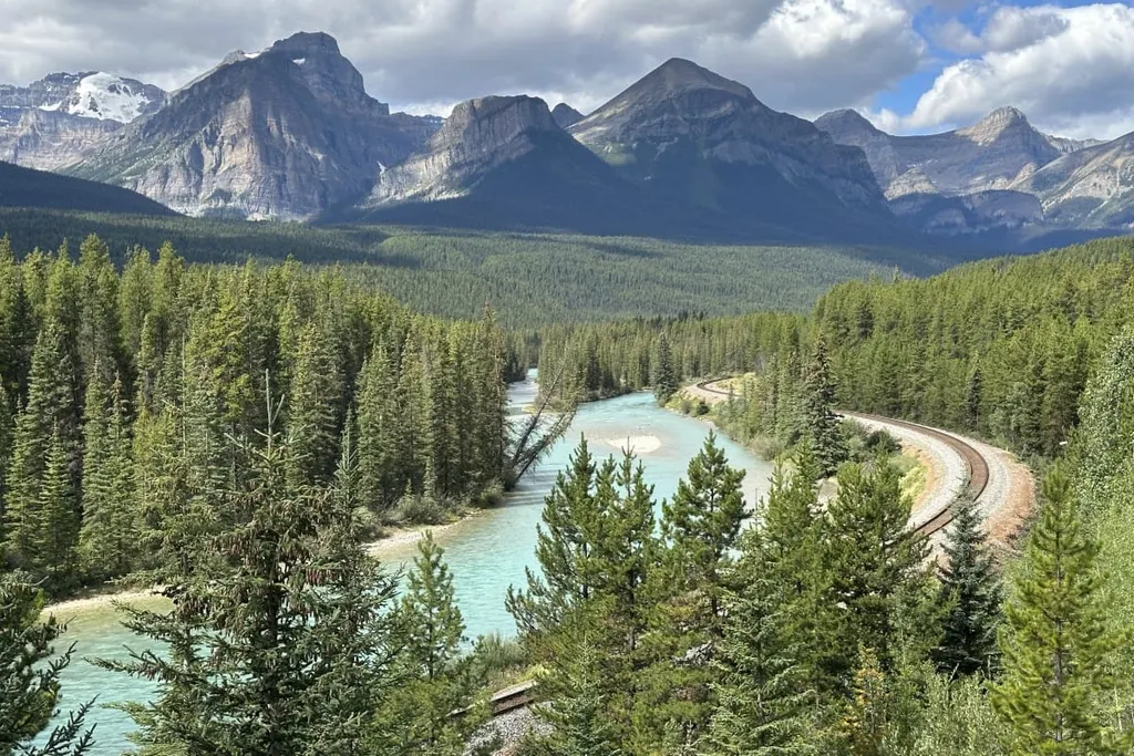 Morants Curve Bow Valley Parkway