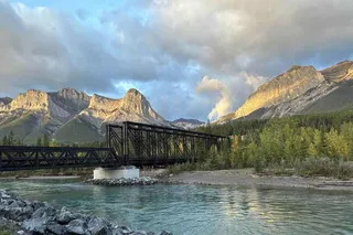 Canmore Engine Bridge: A Journey Through History & Adventure