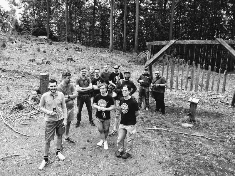 Hodil by se nám další buddy do party