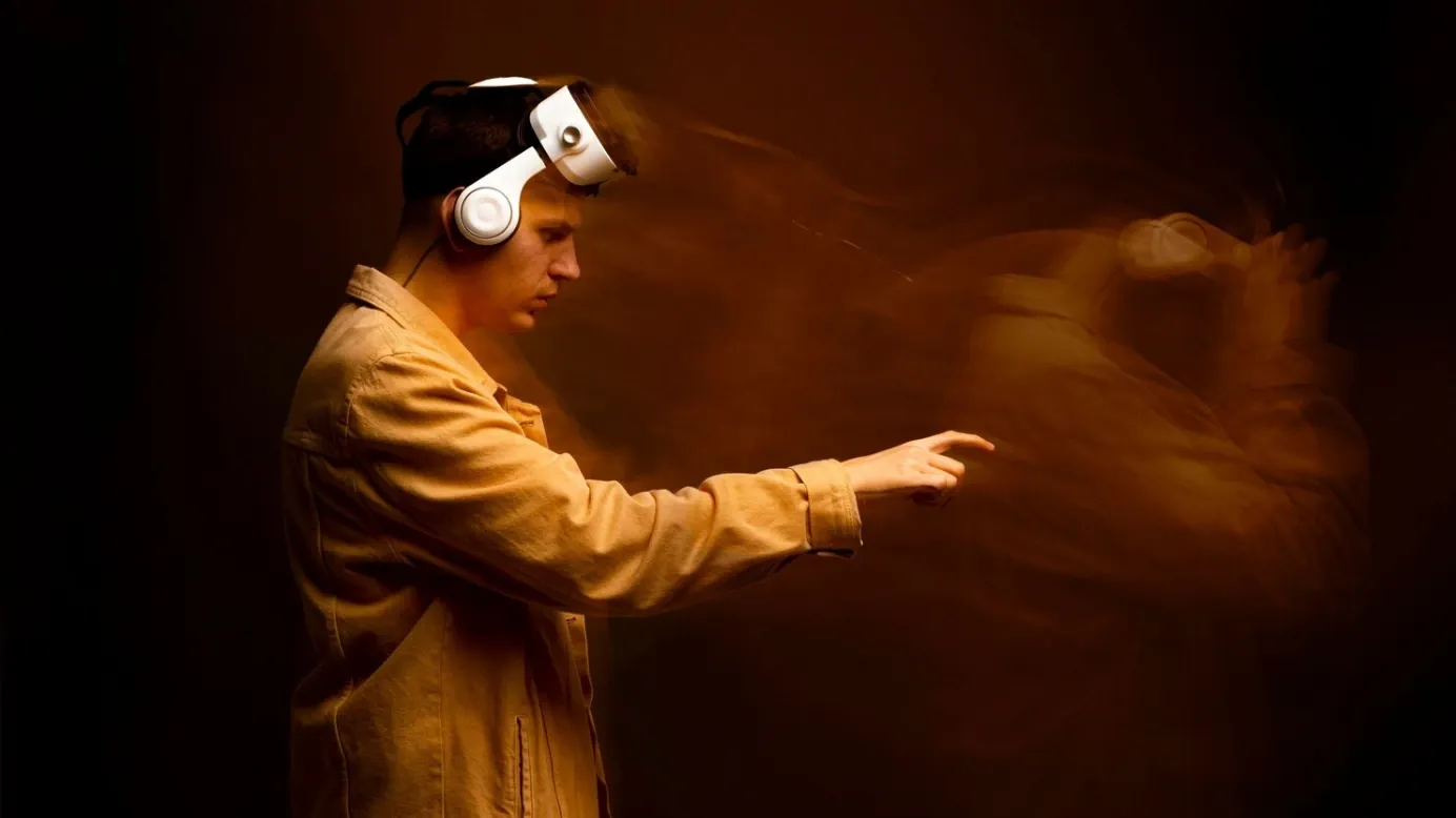 Virtual Reality escape room provide engaging team-building experience