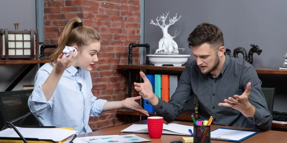 Signs of a toxic work environment