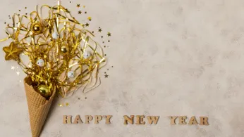 25+ New Year Gift Ideas for Employees & Colleagues