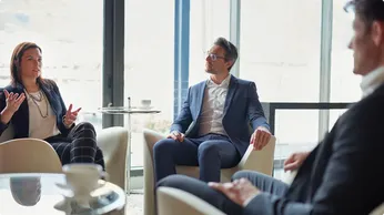 10 Sales Conversation Starters and Strategies to Close Deals