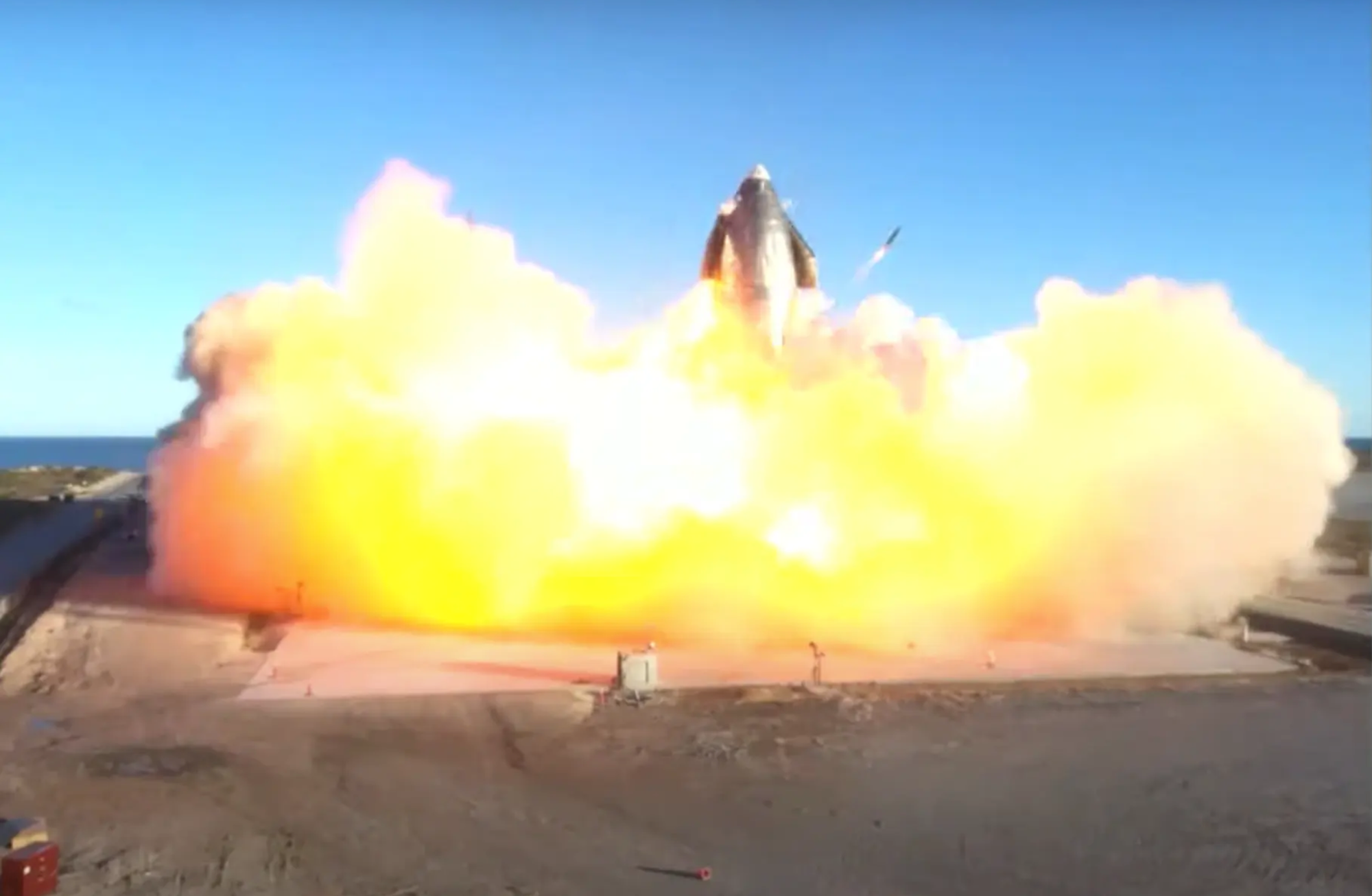 A huge explosion as one of SpaceX prototype rockets crashes to Earth.