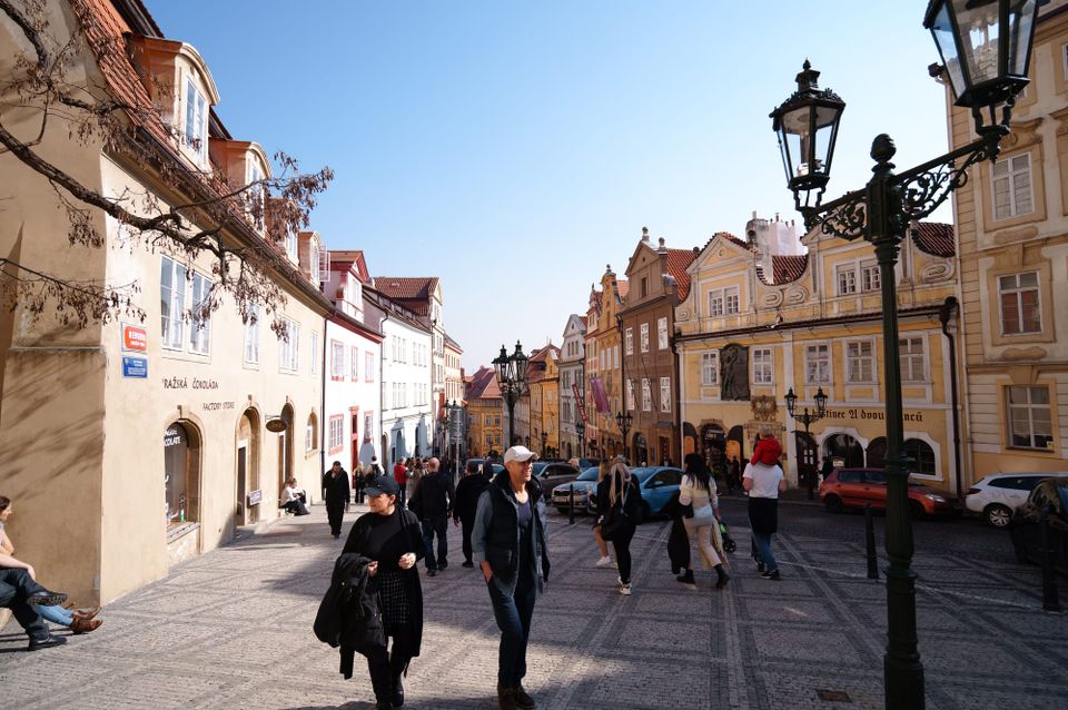 プラハ：神秘と平準化の町