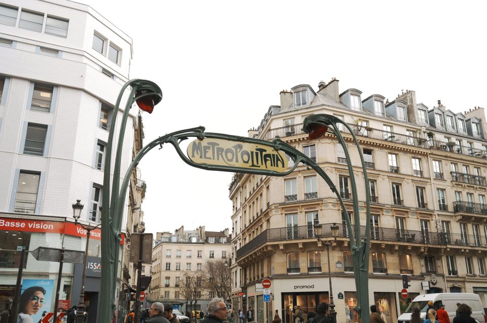 パリ：観光と伝統と生活/ Ogata ：JapanとParisの融合