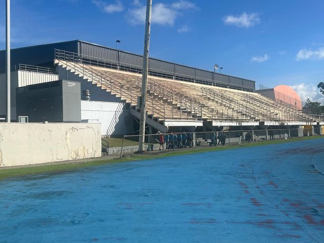 Imagen de: El Polideportivo Rebekah Colberg es símbolo de abandono institucional y resistencia comunitaria
