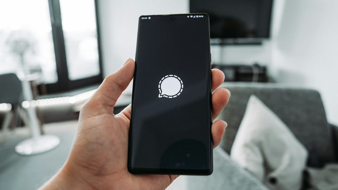 How the FBI Read Signal Messages Without Breaking Signal | April 14, 2026