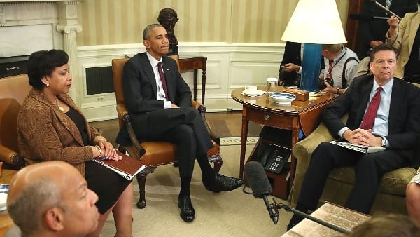 Obama meets with Lynch, Comey and others in White House meeting.