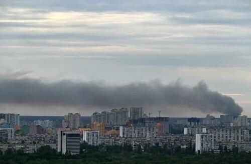 Map Shows Another Key Ukraine City Almost Fully Encircled By 40K Russian Troops