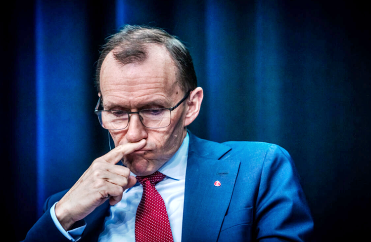 Panic Spreads Among the Elites