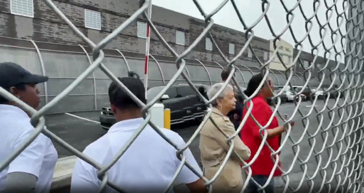 Dem Congress members storm New Jersey ICE prison to conduct 'oversight visit': 'People deserve dignity'