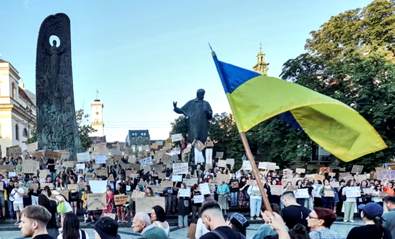 Ukraine protests: why are civil society activists angry with Zelenskyy?