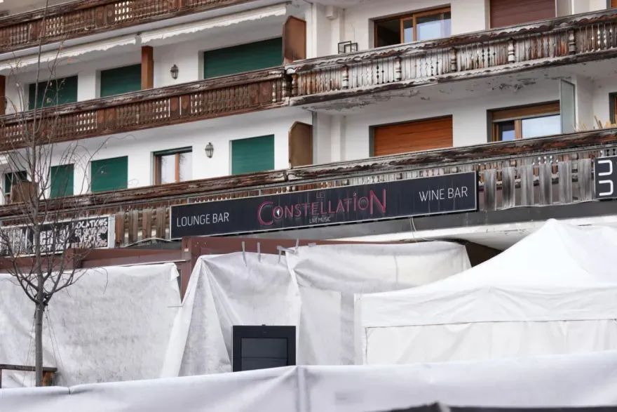 Strage Crans-Montana, Jessica Moretti è libera ma deve restare in Svizzera