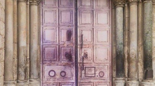Gerusalemme, bloccata la Messa delle Palme: fermati Pizzaballa e il Custode di Terra Santa