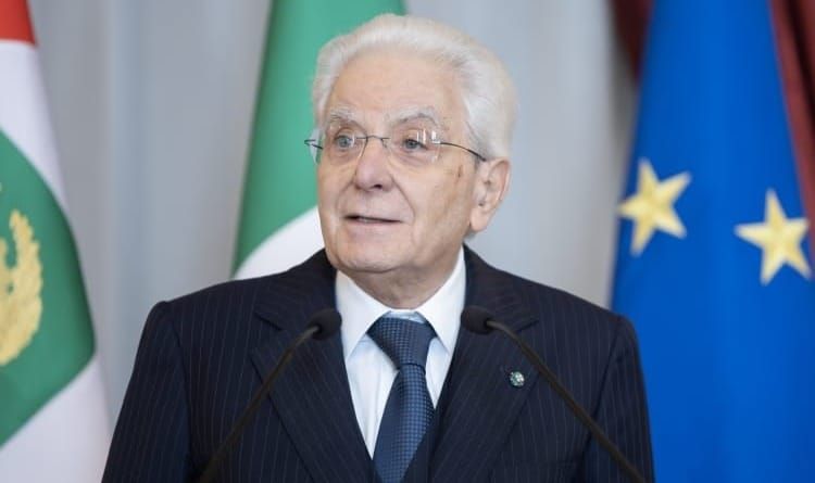"Il potere può inebriare": Mattarella risponde a Trump e difende Papa Leone