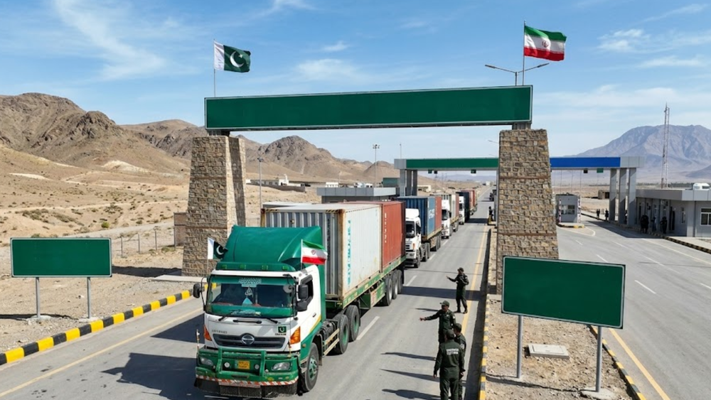Pakistan, nuovo quadro normativo per il transito delle merci verso l’Iran: istituiti corridoi commerciali dedicati