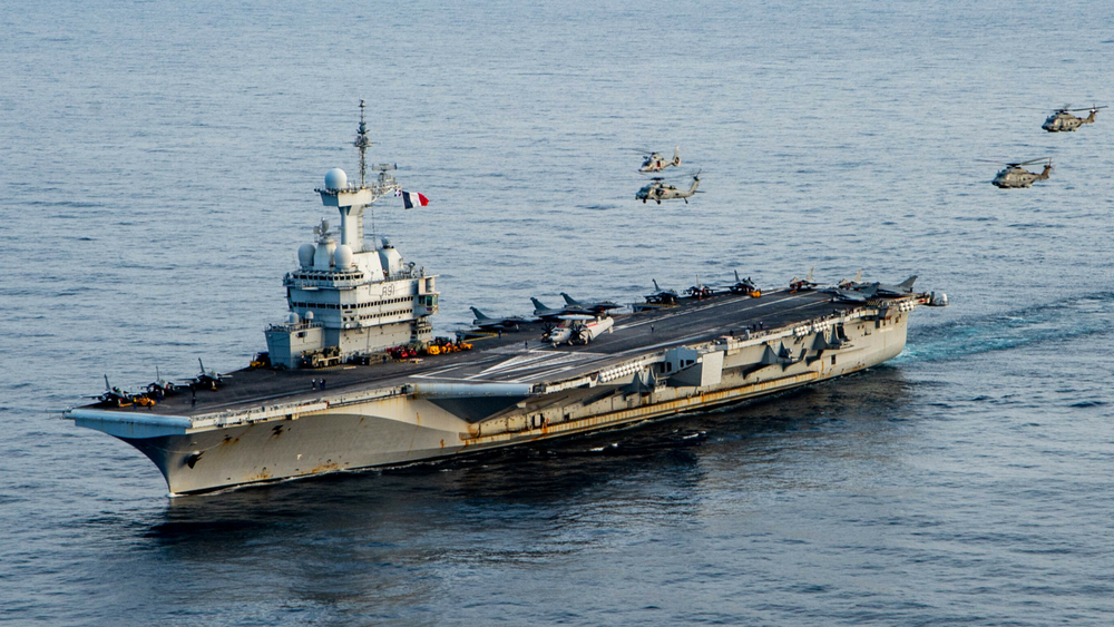 Francia in prima linea nel Mar Nero: la Charles de Gaulle spia la Crimea per l'Ucraina