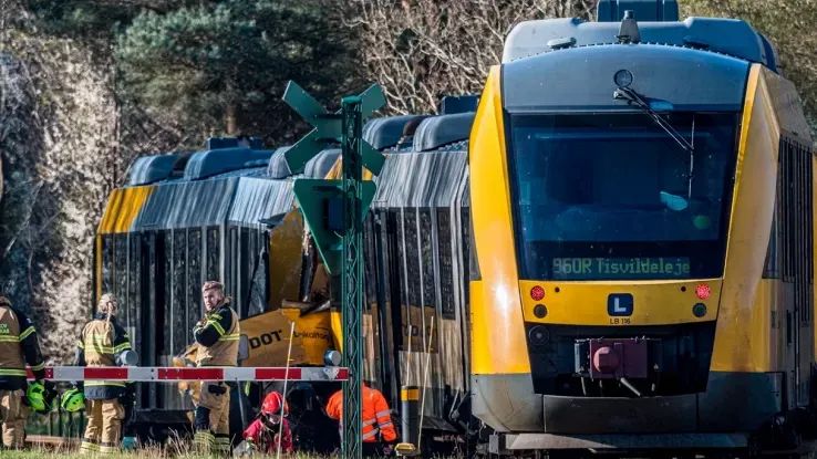 Scontro frontale tra due treni in Danimarca: diversi feriti, evacuati tutti i passeggeri