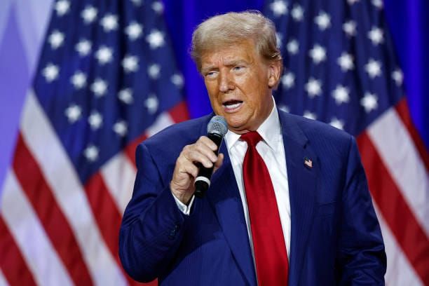 Trump avverte: "Kiev perde territori nonostante le armi USA, serve la pace"