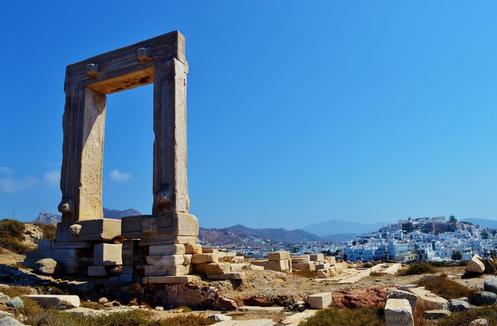 L'isola di Keros e il mistero degli idoli infranti: traffici illeciti e nuove scoperte