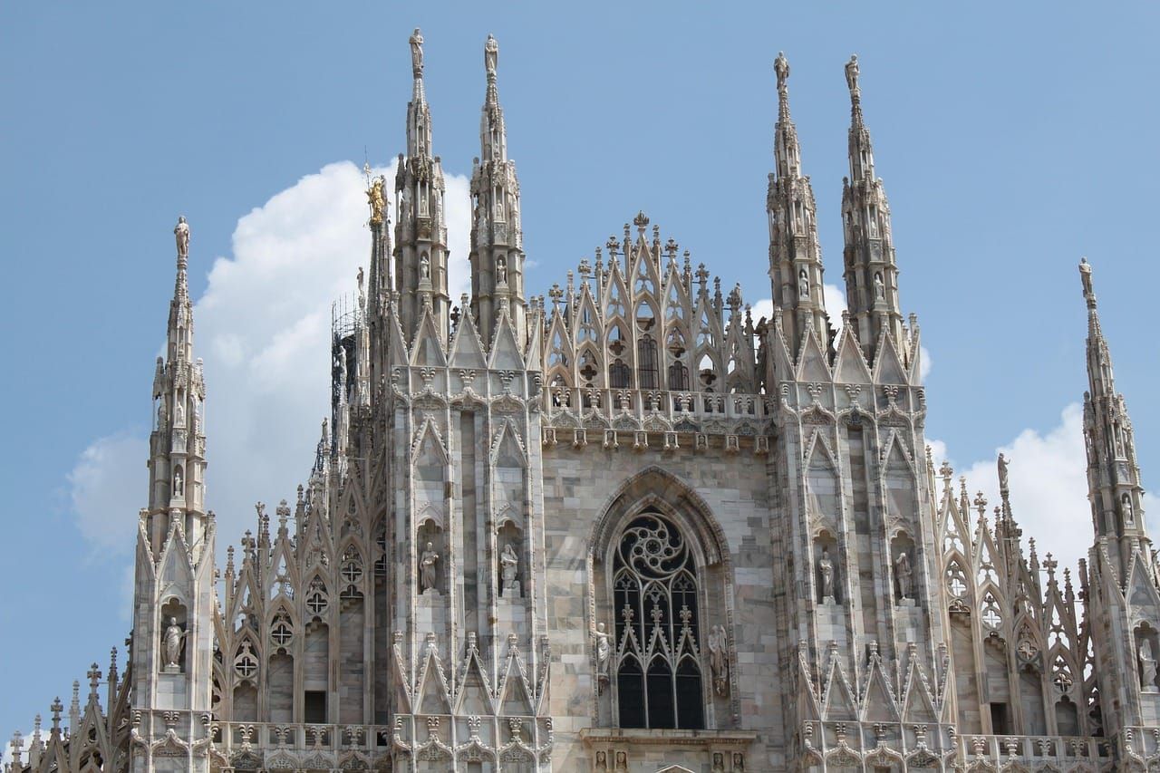 Piazza Affari chiude in rialzo (+0,76%), Ftse Mib a 45.764 punti