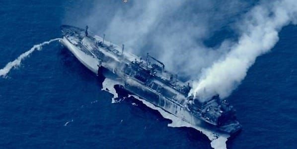 La "flotta ombra" di Putin alla deriva nel nostro mare: rischio disastro ambientale a Lampedusa