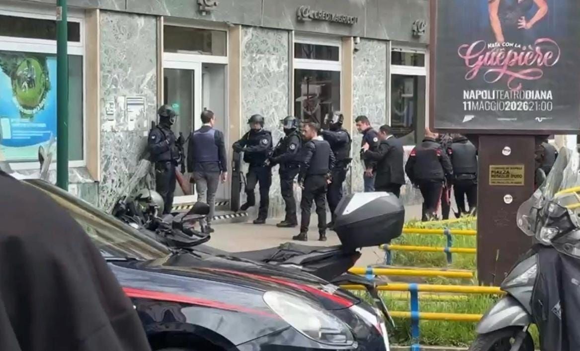 Napoli, la “professione” del testimone: dopo la rapina al Vomero cresce il mercato delle interviste