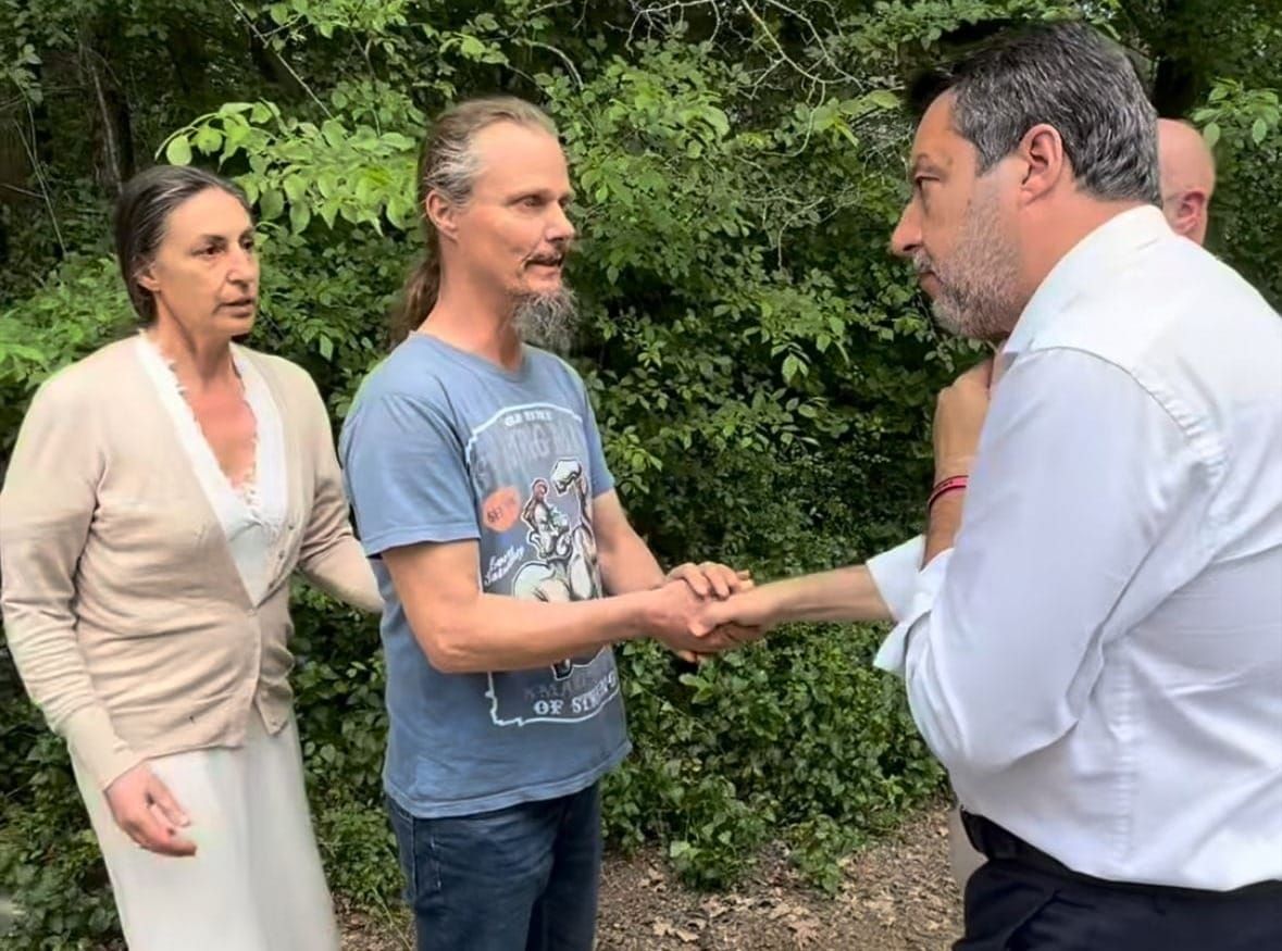 Famiglia nel bosco, Salvini: “I bambini stanno peggio dopo cinque mesi. Decisioni da rivedere”