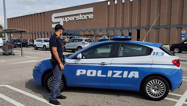 Doppio furto in poche ore nello stesso supermercato: arrestato 33enne a Brescia