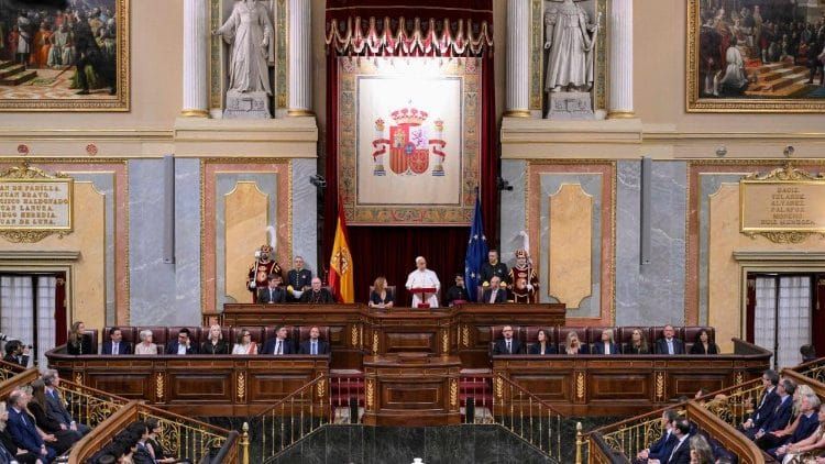 Papa Leone XIV al Parlamento spagnolo: “Il riarmo non è una risposta inevitabile. La pace nasce dalla giustizia”