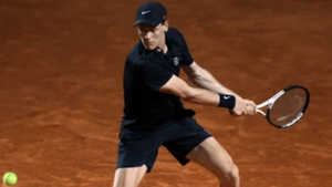 Sinner vola in semifinale a Montecarlo: battuto Auger-Aliassime in due set