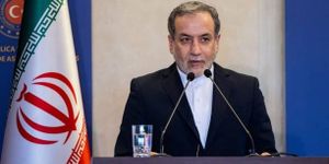 Hormuz, Iran annuncia passaggio aperto alle navi commerciali durante il cessate il fuoco in Libano